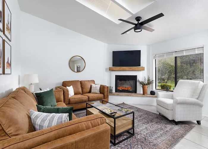 Stylish Townhome On Golf Course Red Rock View