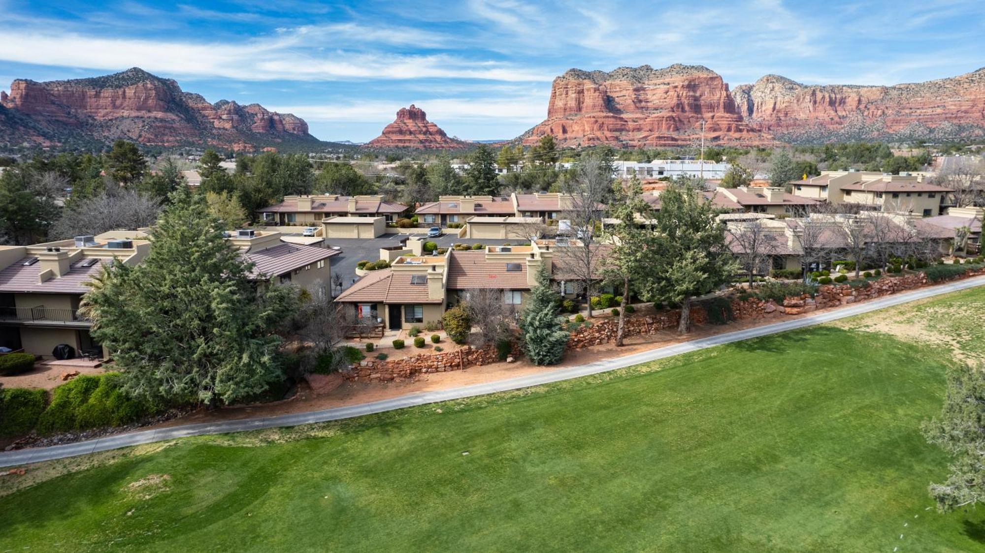 Holiday home Stylish Townhome On Golf Course Red Rock View Sedona
